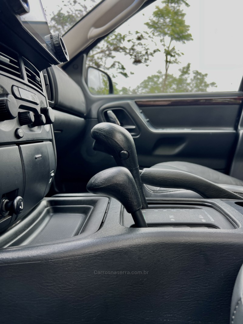 GRAND CHEROKEE 4.7 LIMITED 4X4 V8 16V GASOLINA 4P AUTOMÁTICO - 2004 - BENTO GONçALVES