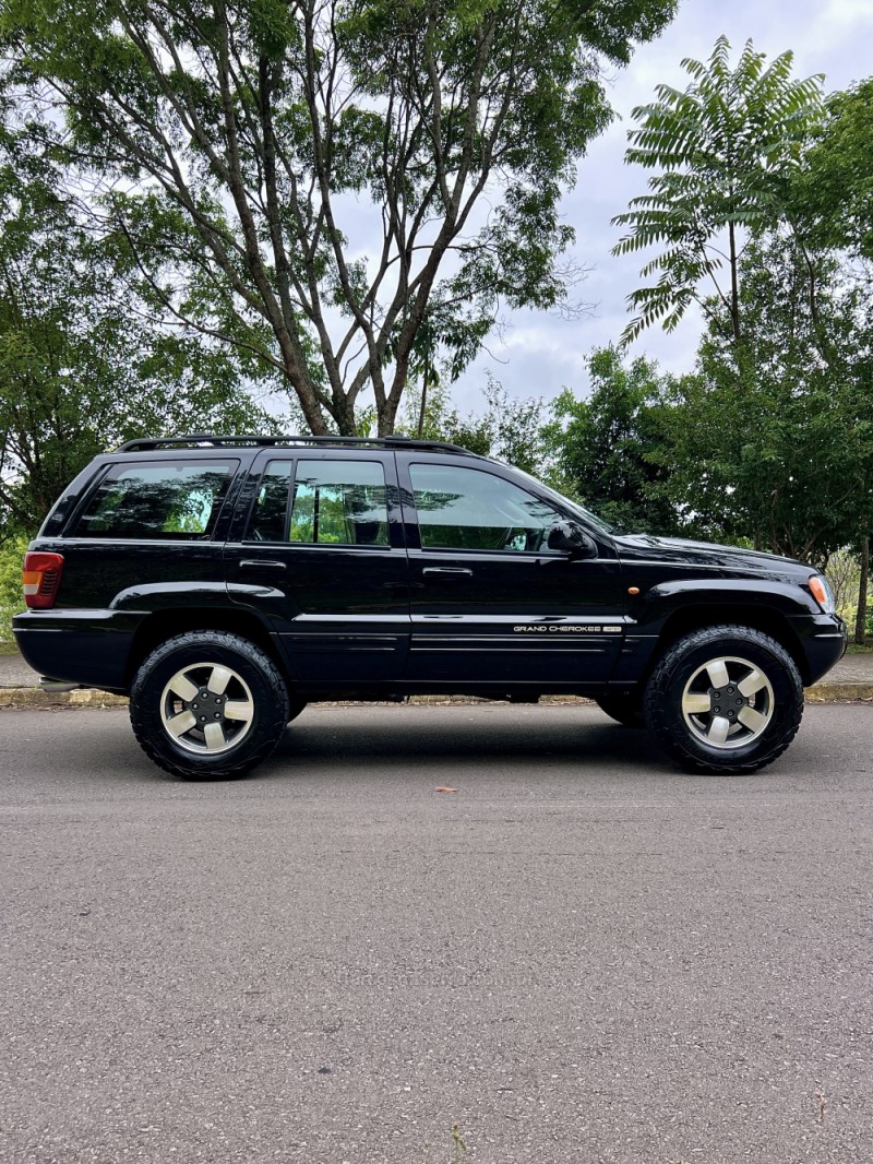 GRAND CHEROKEE 4.7 LIMITED 4X4 V8 16V GASOLINA 4P AUTOMÁTICO - 2004 - BENTO GONçALVES