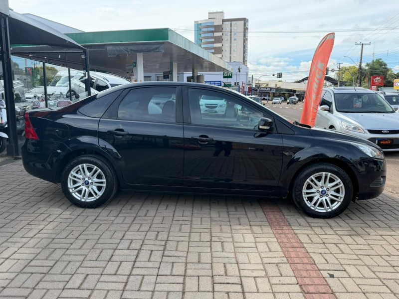 FOCUS 2.0 GLX SEDAN 16V FLEX 4P MANUAL - 2013 - LAGOA VERMELHA