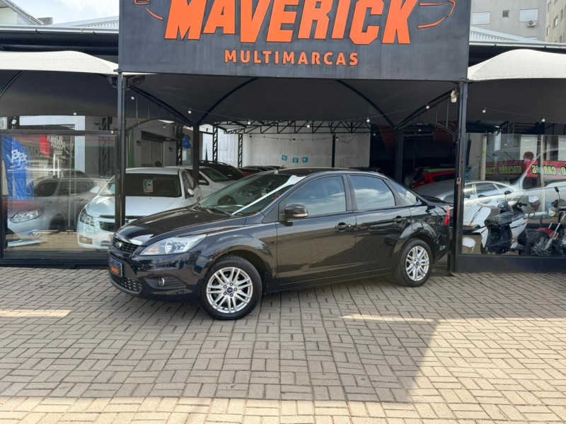 FOCUS 2.0 GLX SEDAN 16V FLEX 4P MANUAL - 2013 - LAGOA VERMELHA