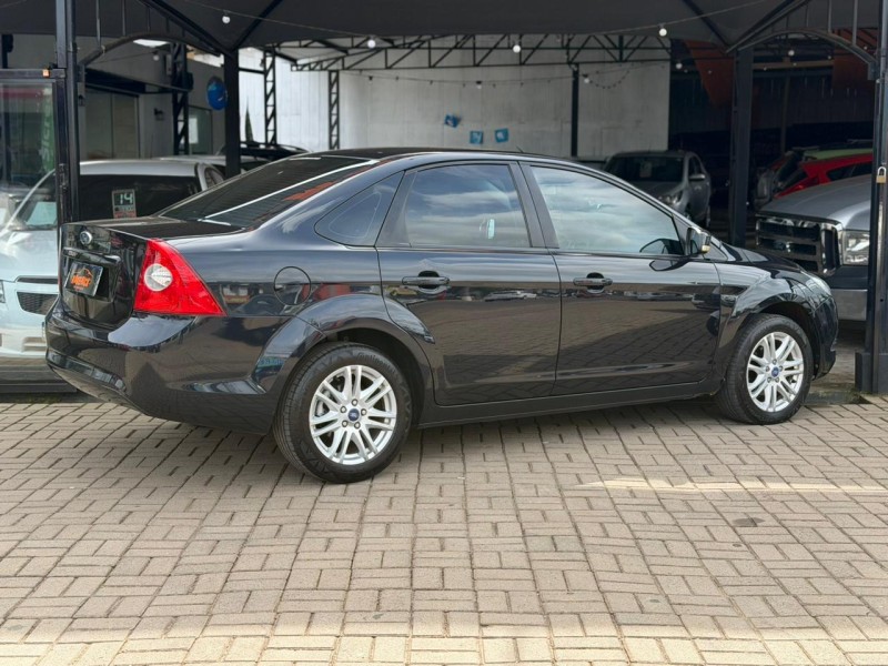 FOCUS 2.0 GLX SEDAN 16V FLEX 4P MANUAL - 2013 - LAGOA VERMELHA