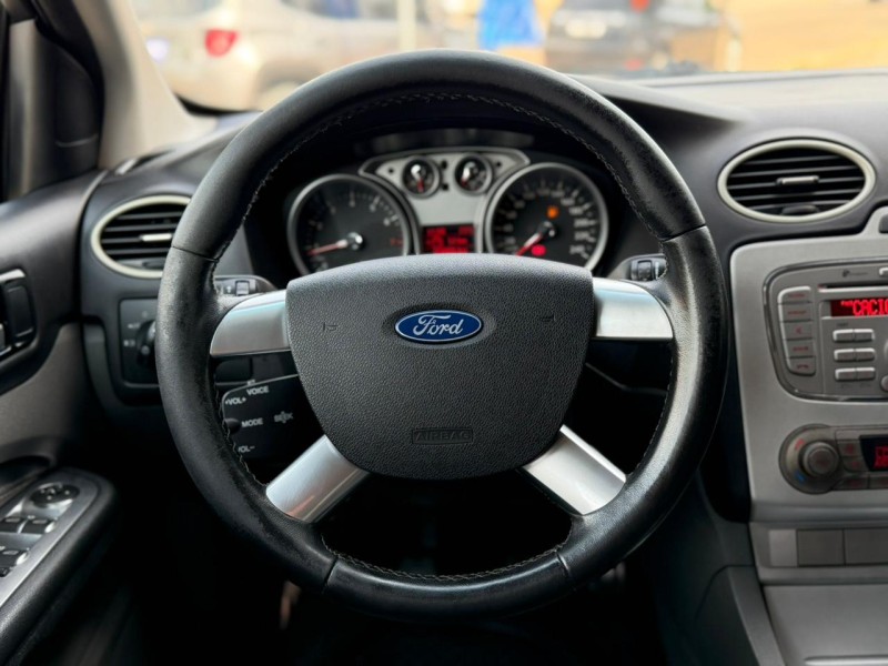 FOCUS 2.0 GLX SEDAN 16V FLEX 4P MANUAL - 2013 - LAGOA VERMELHA