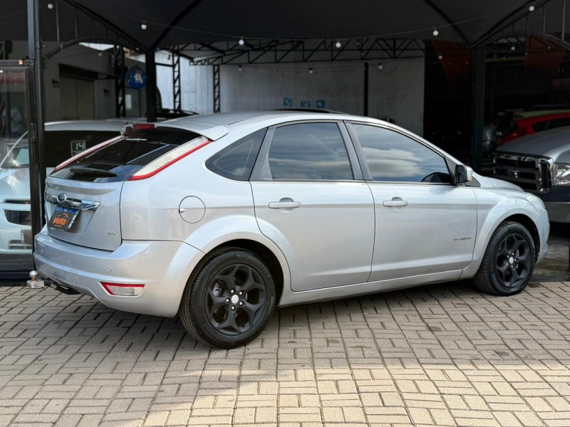 FOCUS 2.0 TITANIUM HATCH 16V FLEX 4P MANUAL - 2011 - LAGOA VERMELHA