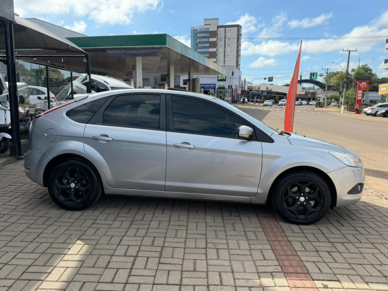 FOCUS 2.0 TITANIUM HATCH 16V FLEX 4P MANUAL - 2011 - LAGOA VERMELHA