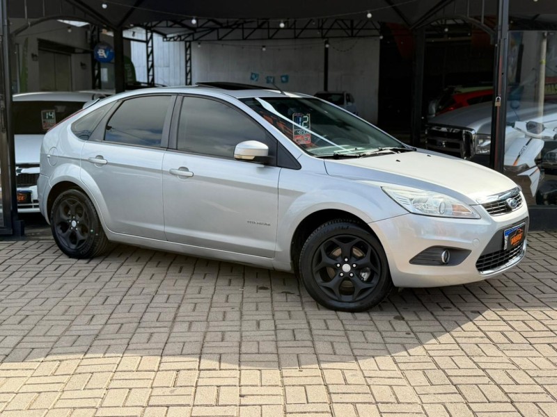 FOCUS 2.0 TITANIUM HATCH 16V FLEX 4P MANUAL - 2011 - LAGOA VERMELHA