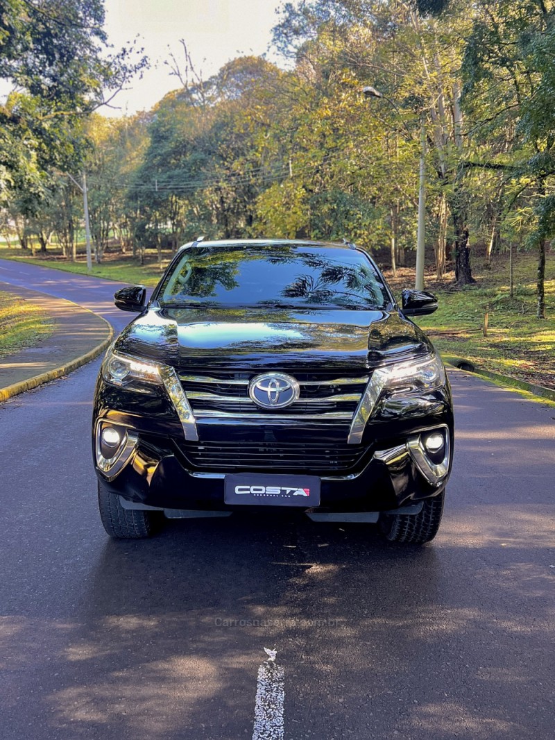 HILUX SW4 2.8 SRX 4X4 7 LUGARES 16V TURBO INTERCOOLER DIESEL 4P AUTOMÁTICO - 2018 - BENTO GONçALVES