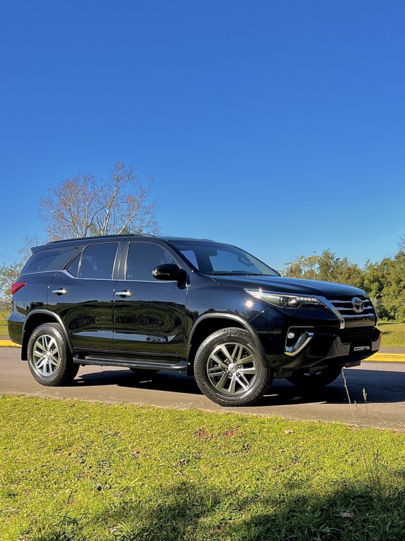 hilux sw4 2.8 srx 4x4 7 lugares 16v turbo intercooler diesel 4p automatico 2018 bento goncalves