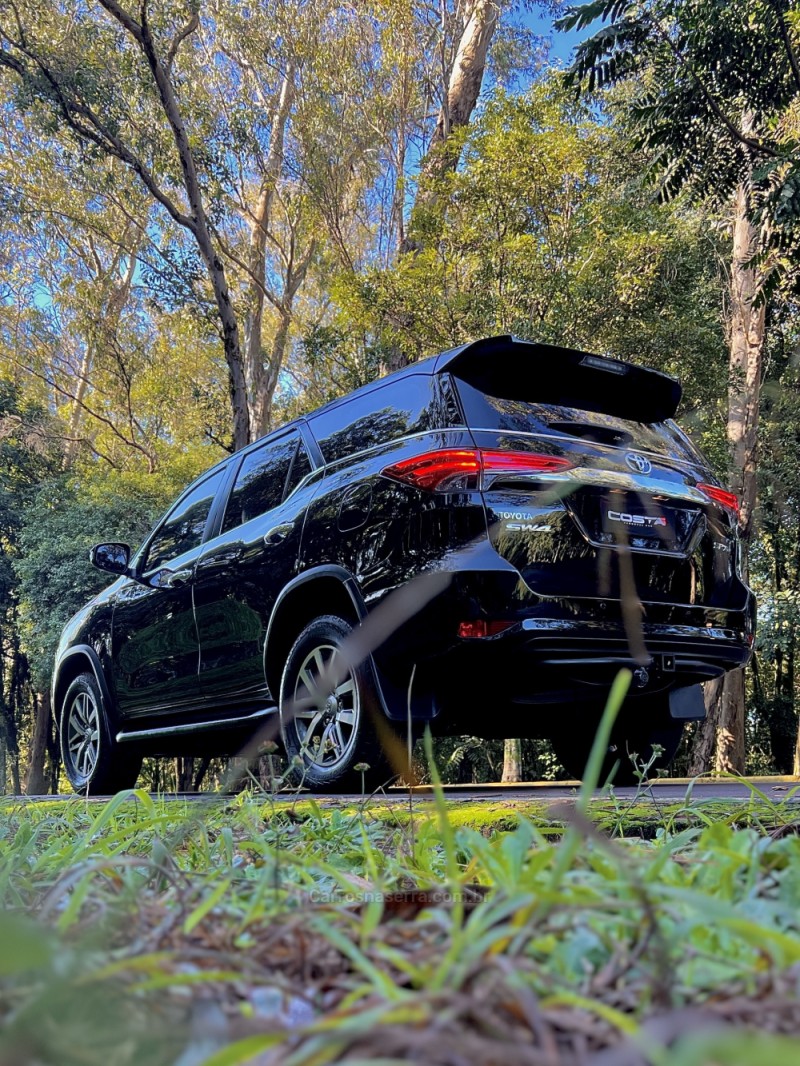 HILUX SW4 2.8 SRX 4X4 7 LUGARES 16V TURBO INTERCOOLER DIESEL 4P AUTOMÁTICO - 2018 - BENTO GONçALVES