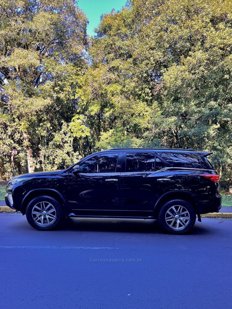 HILUX SW4 2.8 SRX 4X4 7 LUGARES 16V TURBO INTERCOOLER DIESEL 4P AUTOMÁTICO - 2018 - BENTO GONçALVES