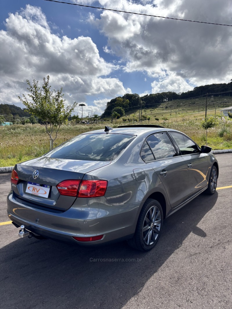 JETTA 2.0 COMFORTLINE FLEX 4P TIPTRONIC - 2013 - CARLOS BARBOSA