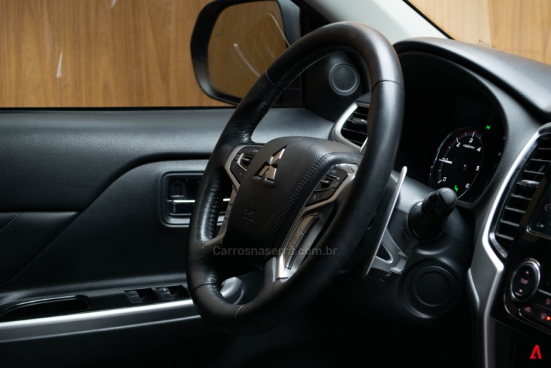 L200 TRITON 2.4 HPE-S SPORT 4X4 CD 16V DIESEL 4P AUTOMÁTICO - 2023 - GARIBALDI