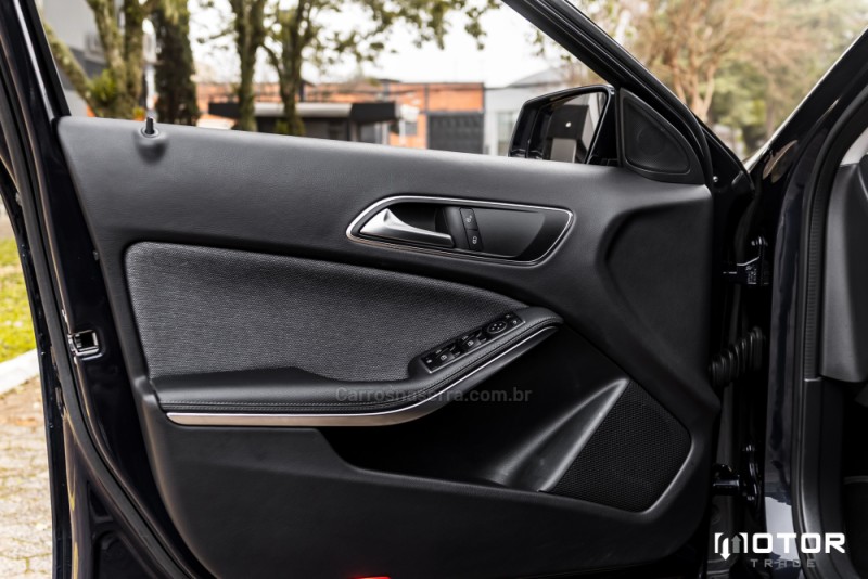 GLA 200 1.6 CGI STYLE 16V TURBO FLEX 4P AUTOMÁTICO - 2018 - PORTO ALEGRE