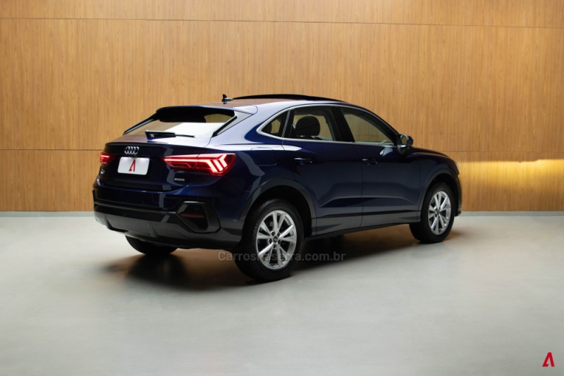 Q3 2.0 TFSI PERFORMANCE SPORTBACK TURBO GASOLINA 4P AUTOMÁTICO - 2022 - GARIBALDI