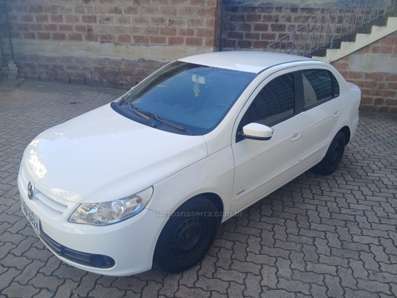 VOYAGE 1.0 MI 8V FLEX 4P MANUAL - 2011 - NOVA PETRóPOLIS