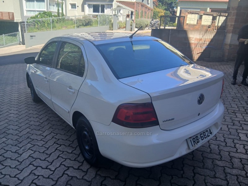 VOYAGE 1.0 MI 8V FLEX 4P MANUAL - 2011 - NOVA PETRóPOLIS