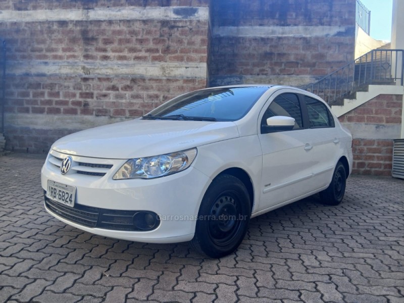 VOYAGE 1.0 MI 8V FLEX 4P MANUAL - 2011 - NOVA PETRóPOLIS