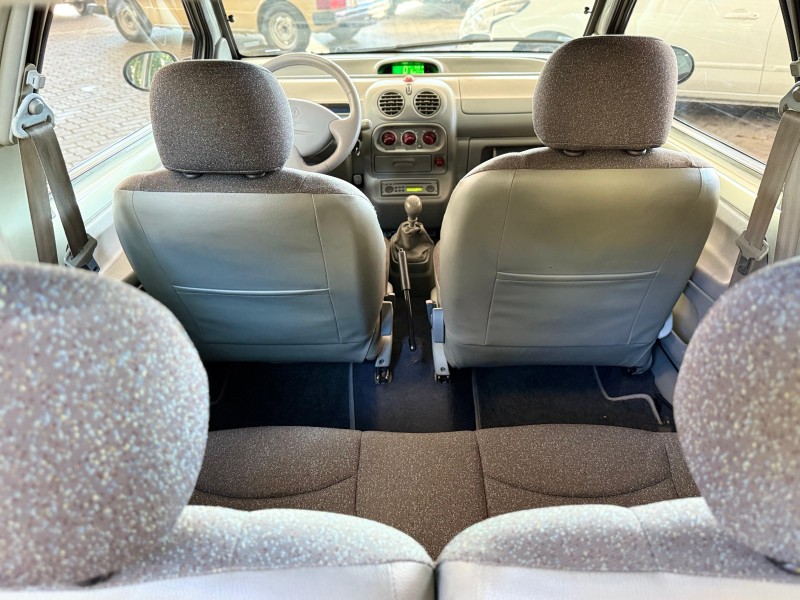 TWINGO 1.0 INITIALE 16V GASOLINA 2P MANUAL - 2002 - CAXIAS DO SUL