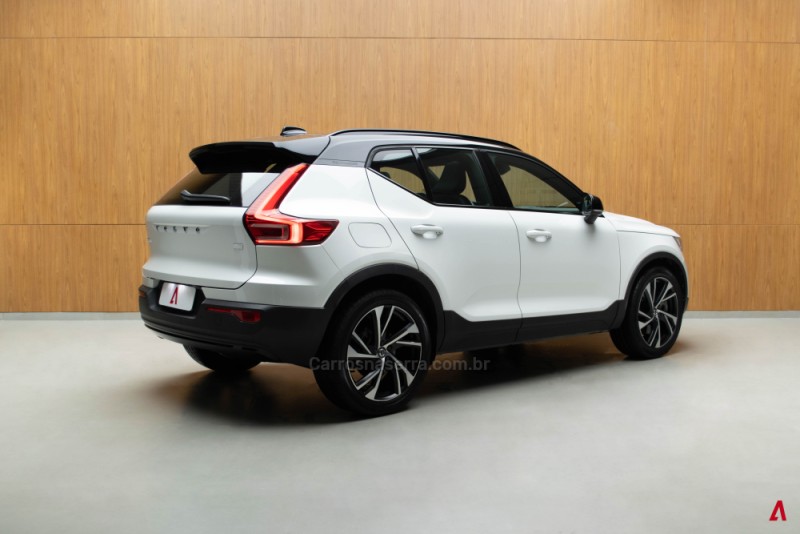 XC 40 1.5 T5 HÍBRIDO R-DESIGN FWD - 2021 - GARIBALDI