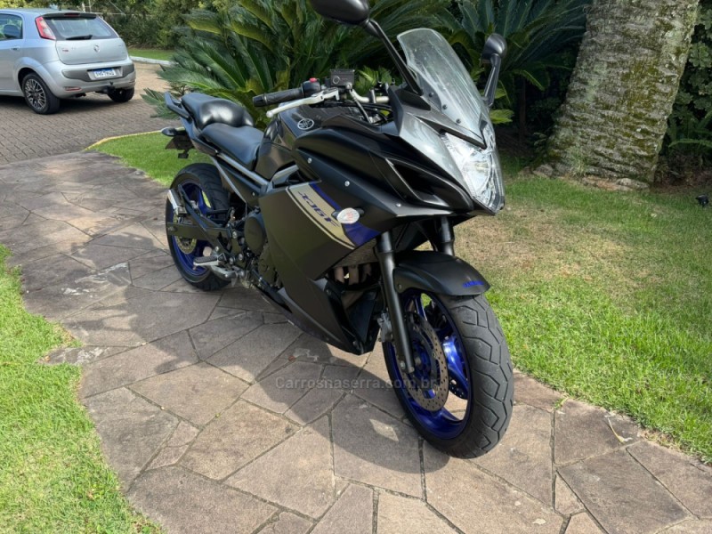 XJ6 F RACING BLUE - 2015 - IGREJINHA