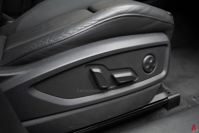 Q5 2.0 55 TFSI PHEV SPORTBACK PERFORMANCE BLACK QUATTRO HÍBRIDO 4P AUTOMÁTICO - 2023 - GARIBALDI