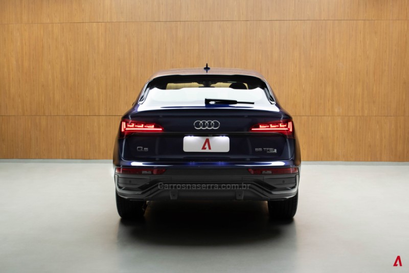 Q5 2.0 55 TFSI PHEV SPORTBACK PERFORMANCE BLACK QUATTRO HÍBRIDO 4P AUTOMÁTICO - 2023 - GARIBALDI