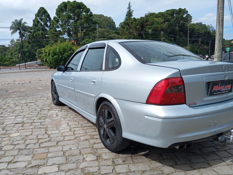 VECTRA 2.0 MPFI EXPRESSION 8V GASOLINA 4P MANUAL - 2005 - CAXIAS DO SUL