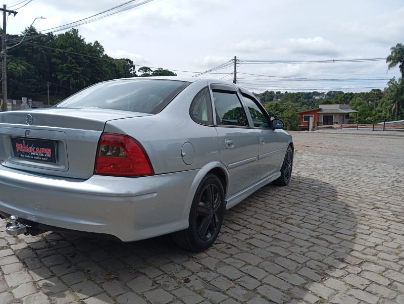 VECTRA 2.0 MPFI EXPRESSION 8V GASOLINA 4P MANUAL - 2005 - CAXIAS DO SUL