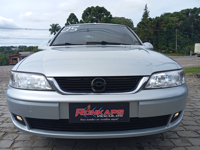 VECTRA 2.0 MPFI EXPRESSION 8V GASOLINA 4P MANUAL - 2005 - CAXIAS DO SUL