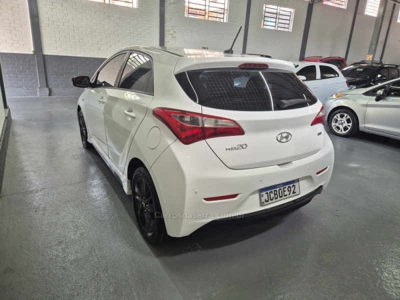 HB20 1.0 SPICY 12V FLEX 4P MANUAL - 2015 - GARIBALDI