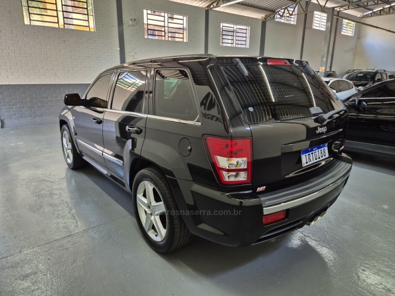 GRAND CHEROKEE 6.1 SRT HEMI 4X4 V8 16V GASOLINA 4P AUTOMÁTICO - 2006 - GARIBALDI