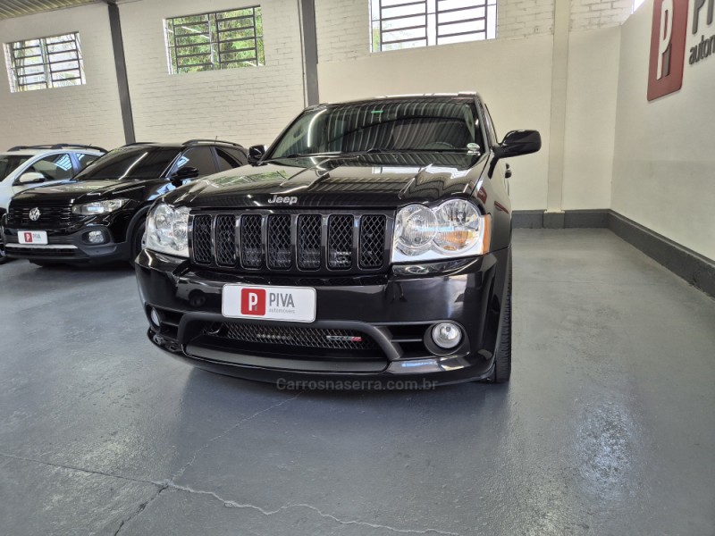 GRAND CHEROKEE 6.1 SRT HEMI 4X4 V8 16V GASOLINA 4P AUTOMÁTICO - 2006 - GARIBALDI