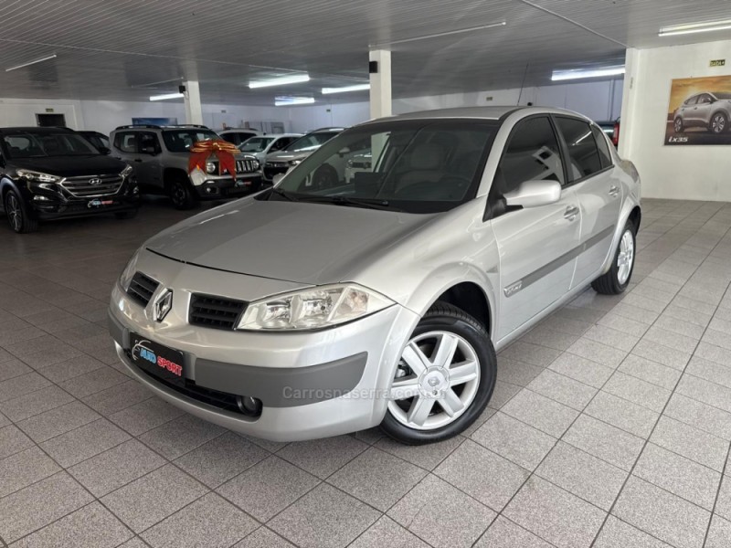 MÉGANE 2.0 DYNAMIQUE SEDAN 16V GASOLINA 4P AUTOMÁTICO