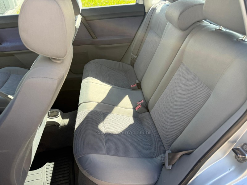 POLO 1.6 MI 8V GASOLINA 4P MANUAL - 2003 - CAXIAS DO SUL