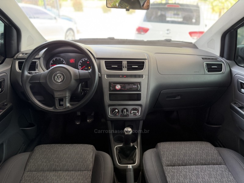 FOX 1.0 ITREND 8V FLEX 4P MANUAL - 2014 - NOVA PRATA