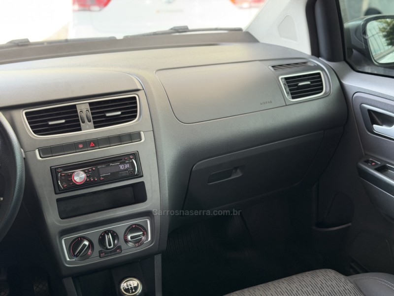 FOX 1.0 ITREND 8V FLEX 4P MANUAL - 2014 - NOVA PRATA