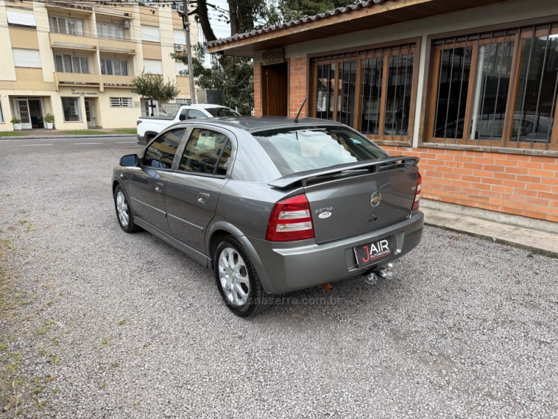 ASTRA 2.0 MPFI ADVANTAGE 8V FLEX 4P MANUAL - 2010 - GARIBALDI