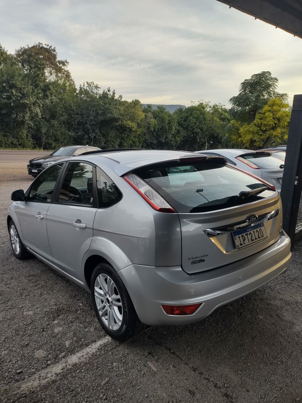 FOCUS 2.0 GHIA 16V FLEX 4P AUTOMÁTICO - 2009 - VALE REAL