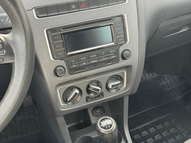 FOX 1.0 MI 8V FLEX 4P MANUAL - 2014 - BENTO GONçALVES