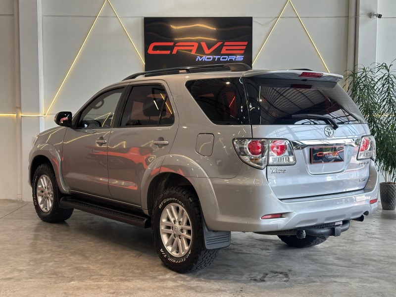 HILUX SW4 3.0 SRV 4X4 7 LUGARES 16V TURBO INTERCOOLER DIESEL 4P AUTOMÁTICO - 2015 - CAXIAS DO SUL