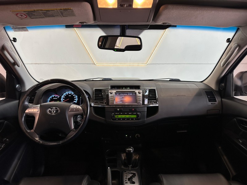 HILUX SW4 3.0 SRV 4X4 7 LUGARES 16V TURBO INTERCOOLER DIESEL 4P AUTOMÁTICO - 2015 - CAXIAS DO SUL