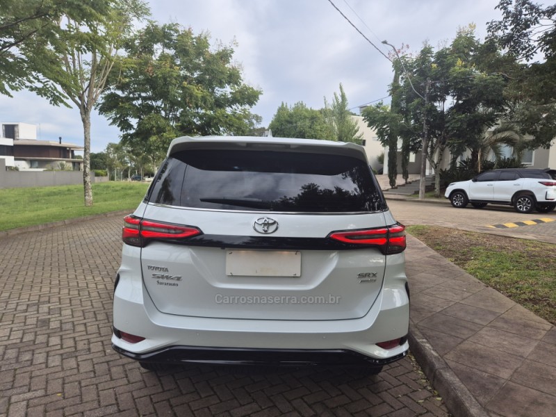 HILUX SW4 2.8 4X4 SRX PLATINUM TURBO DIESEL 4P AUTOMÁTICO - 2024 - BENTO GONçALVES