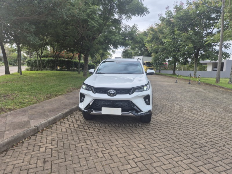 HILUX SW4 2.8 4X4 SRX PLATINUM TURBO DIESEL 4P AUTOMÁTICO - 2024 - BENTO GONçALVES