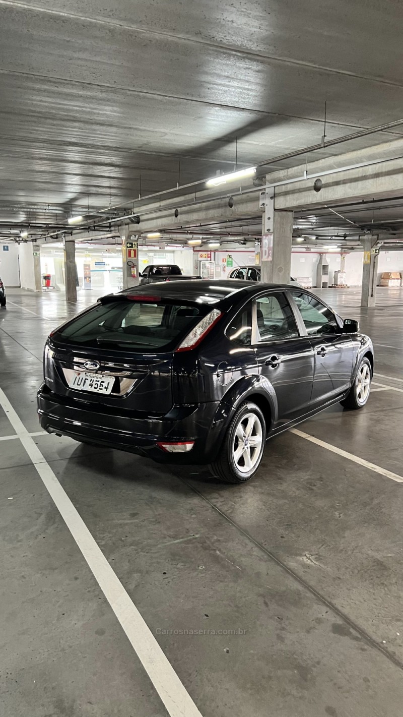 FOCUS 1.6 GLX 16V FLEX 4P MANUAL - 2013 - FLORES DA CUNHA