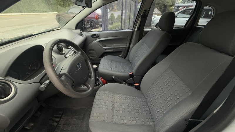 FIESTA 1.0 MPI PERSONNALITÉ 8V GASOLINA 4P MANUAL - 2004 - NOVA PETRóPOLIS