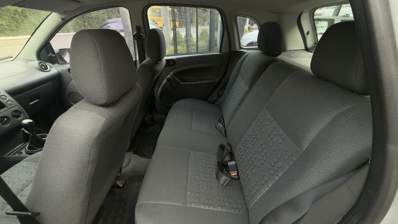 FIESTA 1.0 MPI PERSONNALITÉ 8V GASOLINA 4P MANUAL - 2004 - NOVA PETRóPOLIS