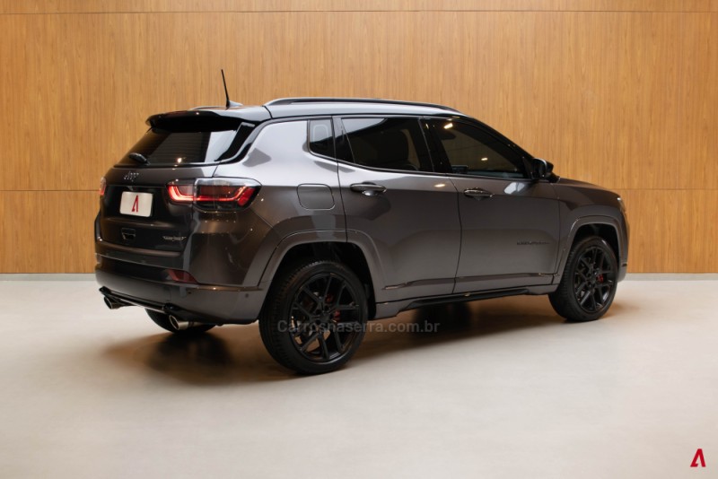 COMPASS 2.0 HURRICANE BLACKHAWK 4X4 TURBO GASOLINA 4P AUTOMÁTICO - 2025 - GARIBALDI