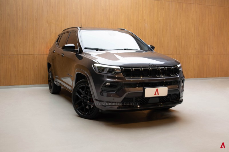 COMPASS 2.0 HURRICANE BLACKHAWK 4X4 TURBO GASOLINA 4P AUTOMÁTICO - 2025 - GARIBALDI