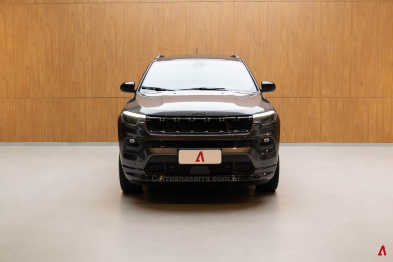 COMPASS 2.0 HURRICANE BLACKHAWK 4X4 TURBO GASOLINA 4P AUTOMÁTICO - 2025 - GARIBALDI