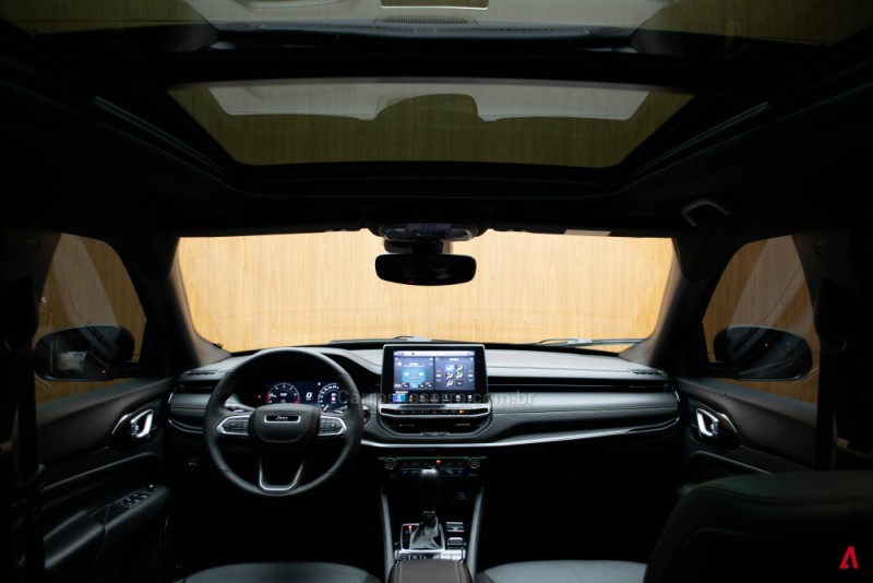 COMPASS 2.0 HURRICANE BLACKHAWK 4X4 TURBO GASOLINA 4P AUTOMÁTICO - 2025 - GARIBALDI