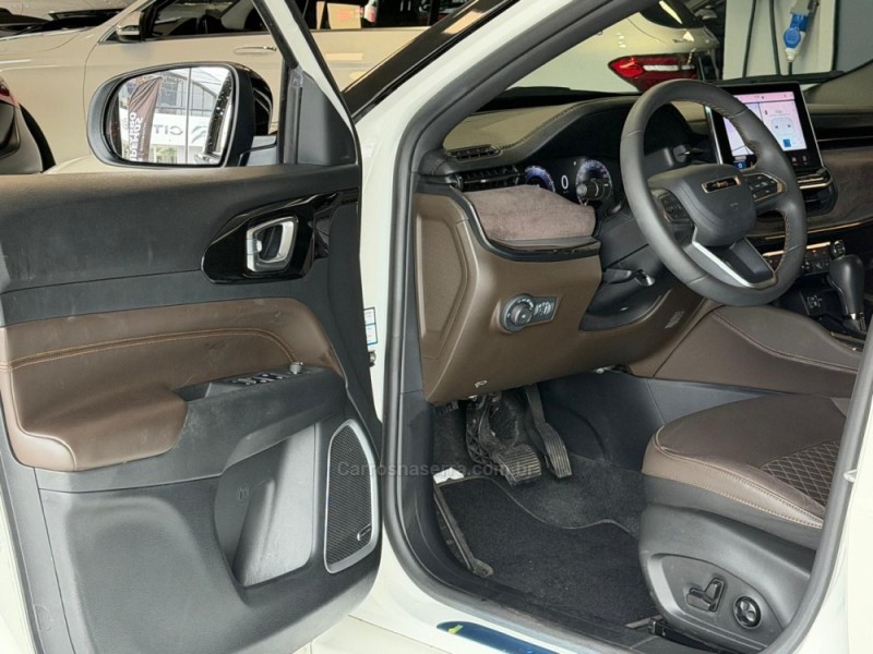 COMMANDER 1.3 OVERLAND T270 16V 4X2 TURBO FLEX 4P AUTOMÁTICO - 2023 - NOVO HAMBURGO